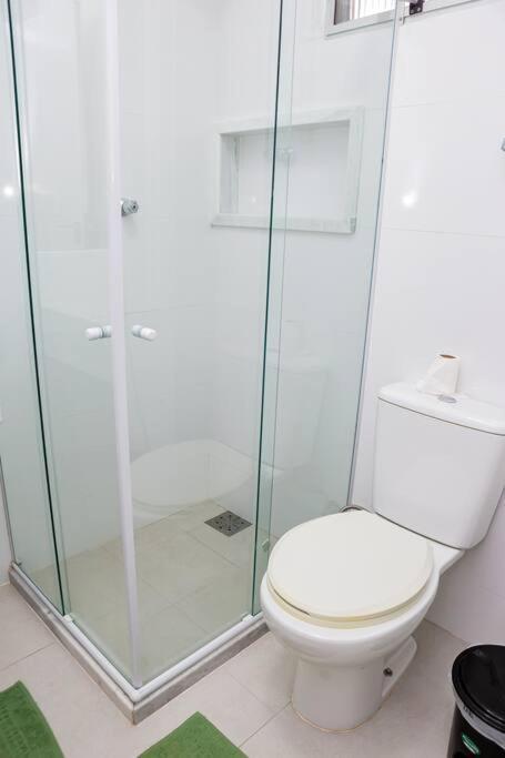 Apartamento Completo - O Melhor Custo X Beneficio Pertinho De Tudo - 3 Minutos A Pe Da Praia Guarapari Exterior photo